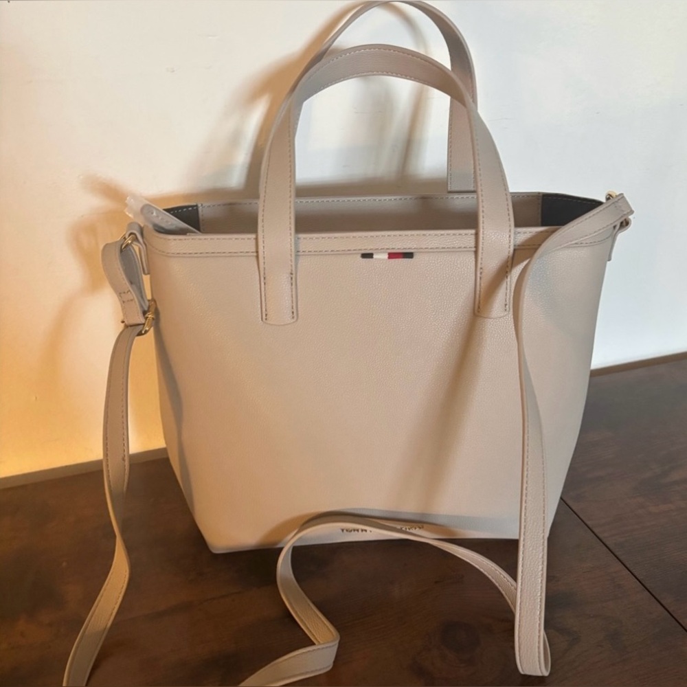 Tommy Hilfiger Off-White Leather Tote
